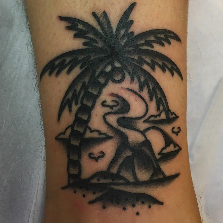 椰树纹身图 男生手臂上椰树纹身图案