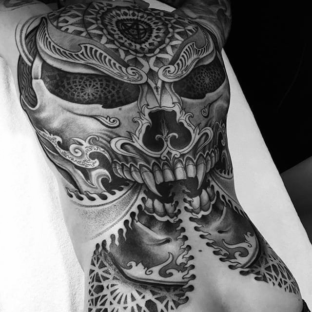 背部纹身图案 多款黑灰纹身点刺技巧背部纹身图案