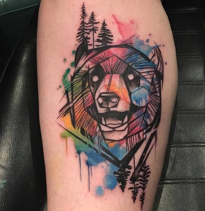 欧美小腿纹身 女生小腿上彩色的熊纹身图片