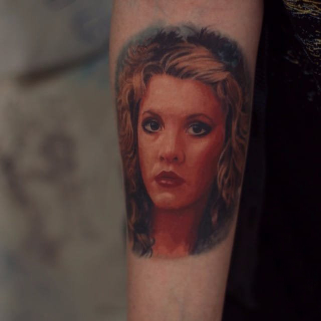 人物肖像纹身 多款简单线条纹身素描女生人物纹身图案