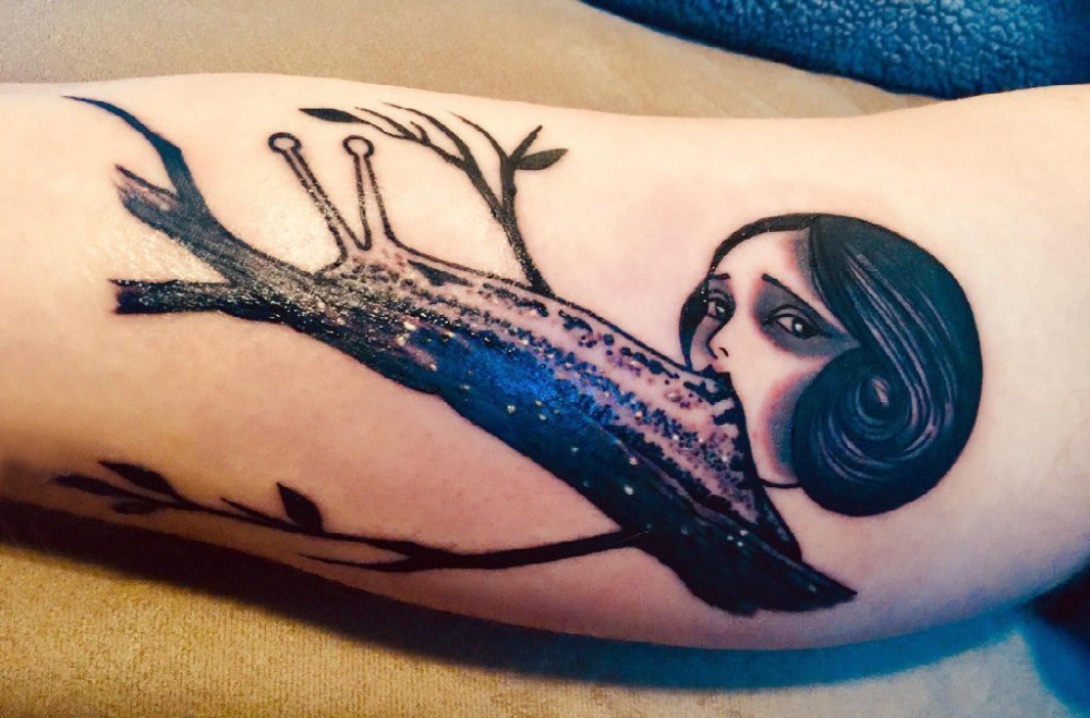 纹身树枝  女生手臂上树枝与女孩纹身图片