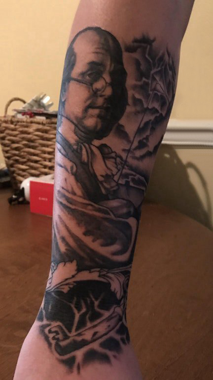 人物纹身图案 男生手臂上人物纹身图案