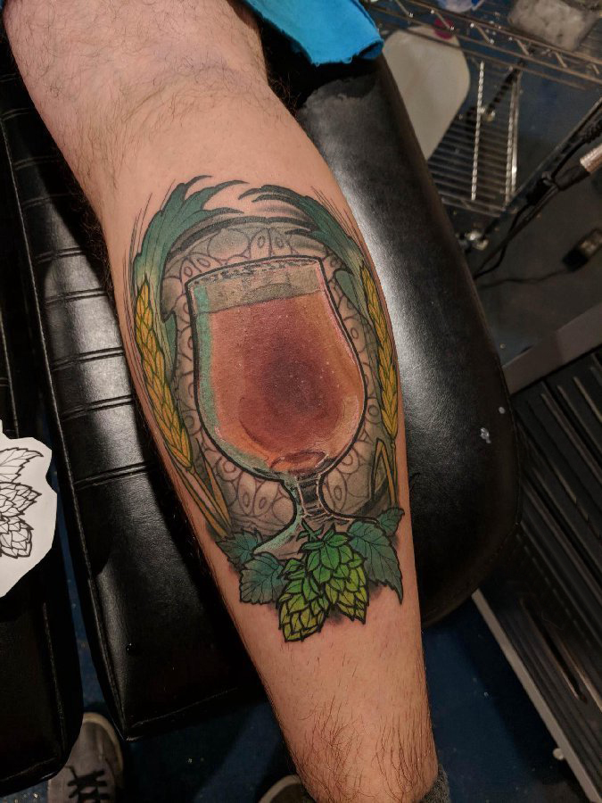 欧美小腿纹身 男生小腿上植物和杯子纹身图片