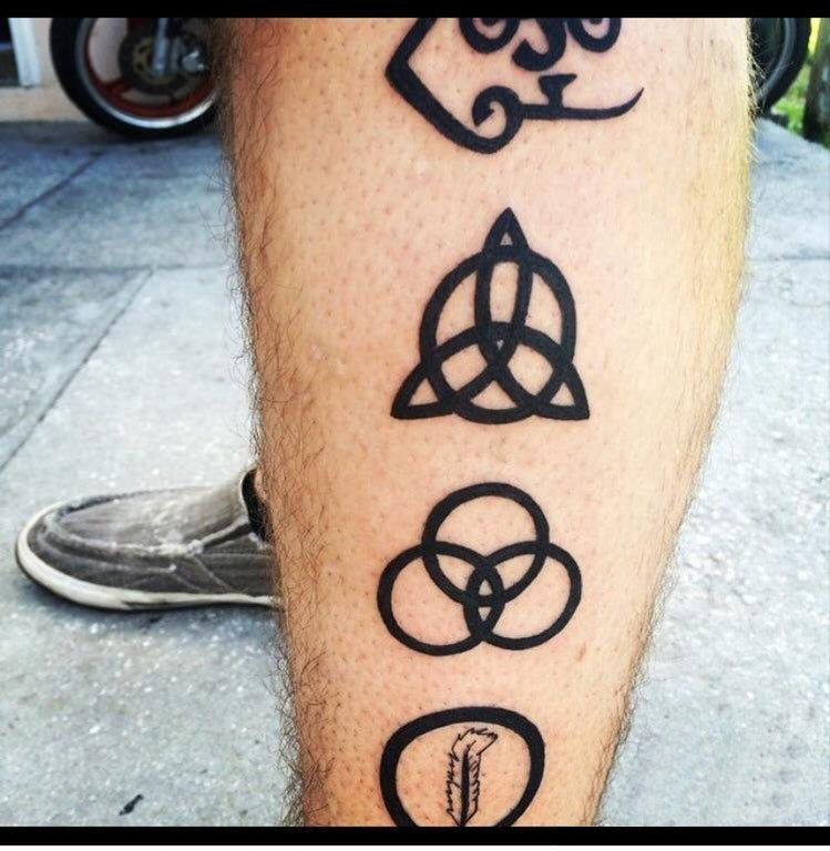 几何纹身图案  男生小腿上黑色几何纹身图片