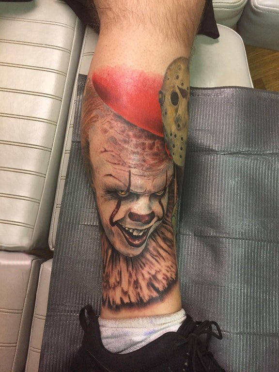 小丑纹身 男生小腿上小丑纹身图片