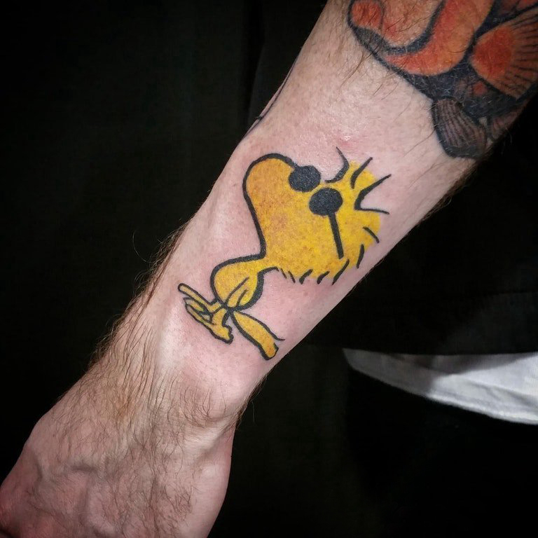 卡通纹身小图 男生手臂上彩色的小鸟纹身图片