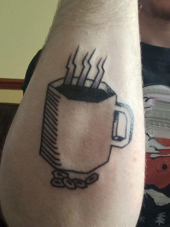咖啡纹身图案  男生手臂上黑灰的咖啡纹身图片