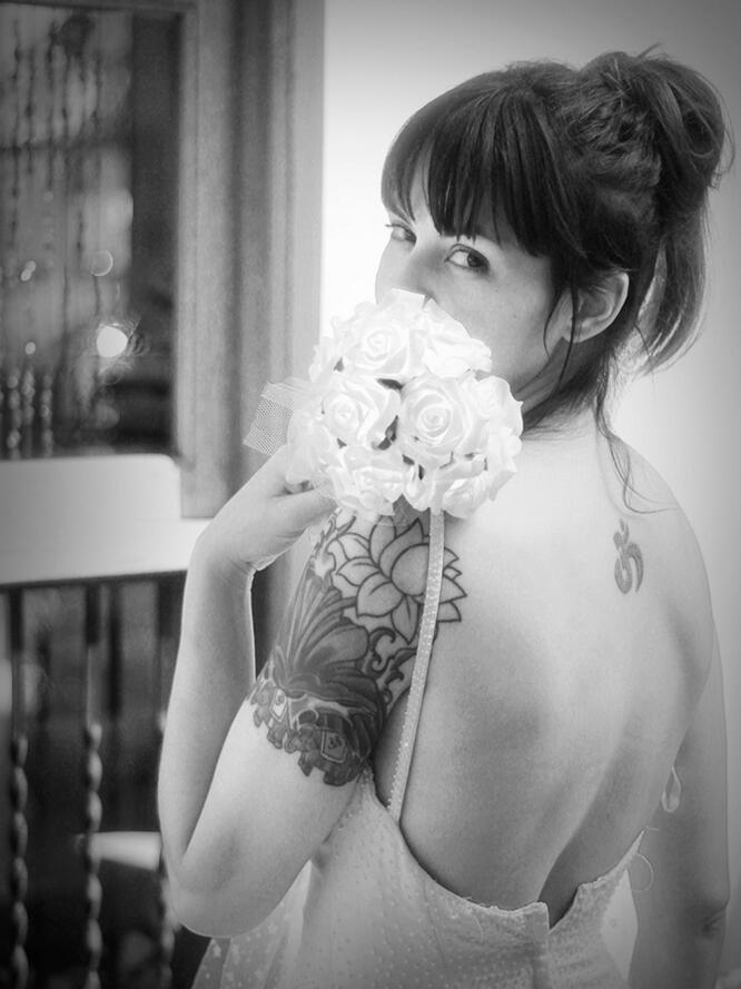 美丽的婚纱与纹身新娘I