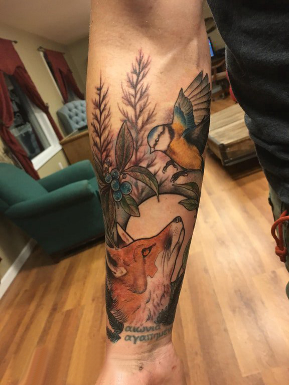 小动物纹身 男生手臂上小鸟和狐狸纹身图片