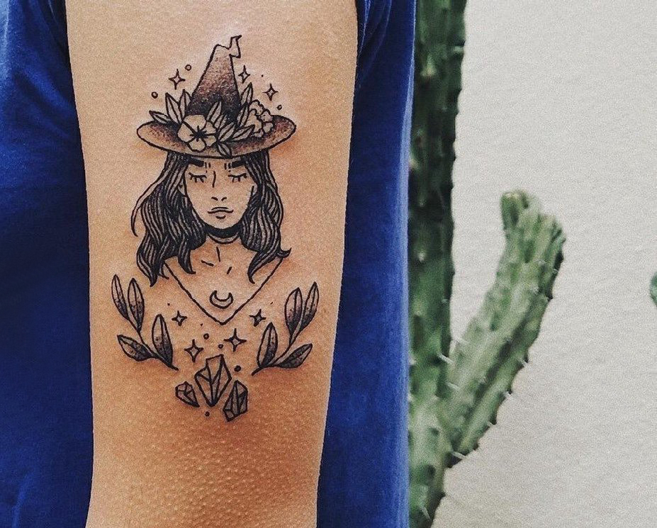 小清新纹身 女生手臂上人物和植物纹身图片