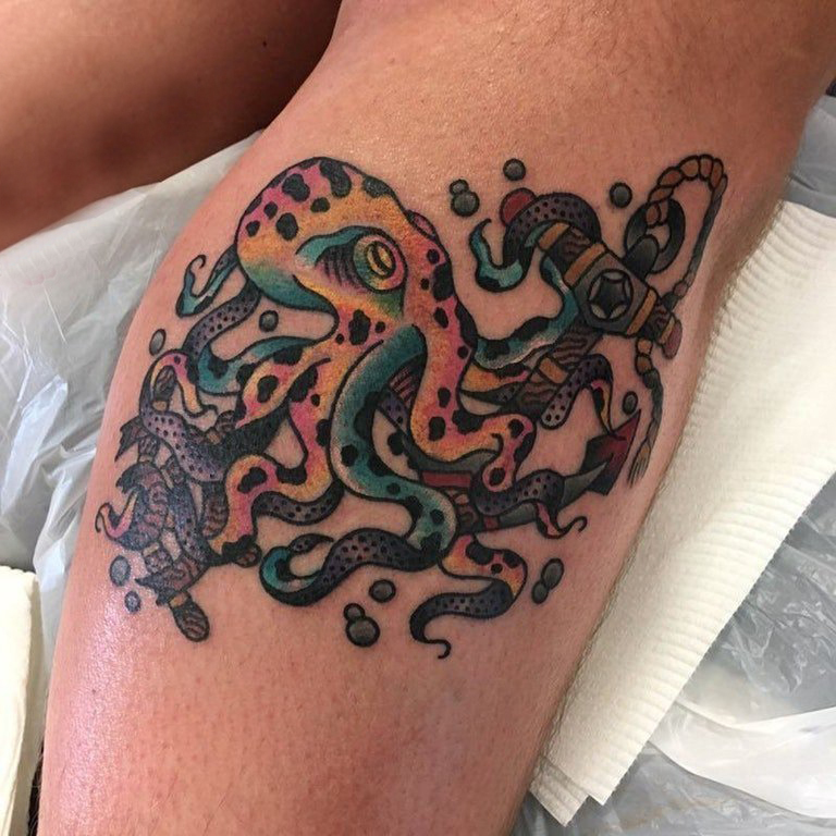 章鱼纹身图案 男生小腿上章鱼纹身图案
