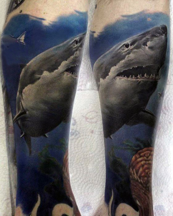 鲨鱼纹身图  凶猛霸气的鲨鱼纹身图案