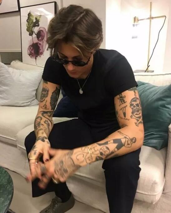 看欧美帅哥怎样玩转纹身