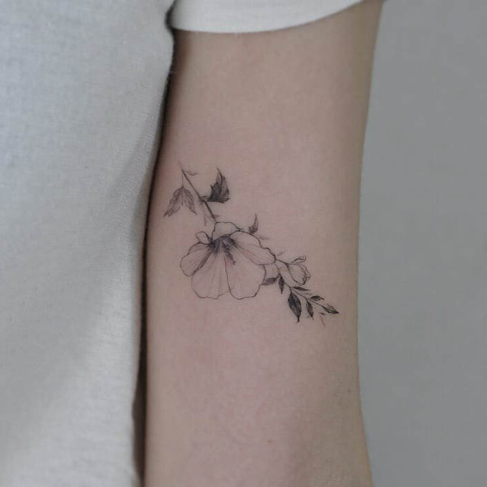 花卉纹身图案  种类多样的唯美花卉纹身图案