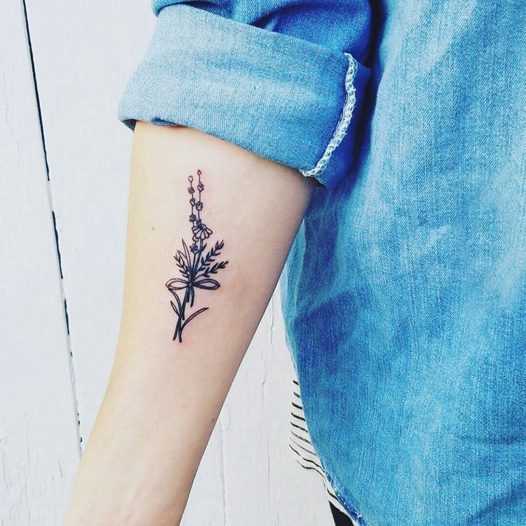 小清新植物纹身 女生手臂上简单的植物纹身图片