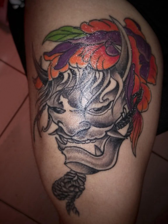 妖魔鬼怪纹身  女生大腿上彩绘的妖魔鬼怪纹身图片
