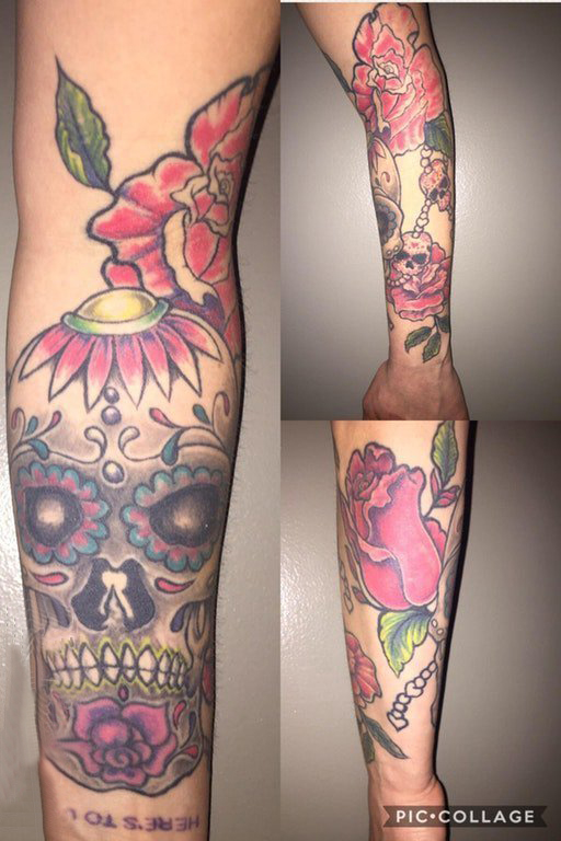 骷髅和花朵纹身图案  女生手臂上创意骷髅和花朵纹身图片