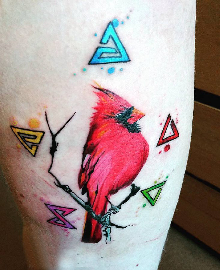 纹身鸟 男生大腿上三角形和小鸟纹身图片