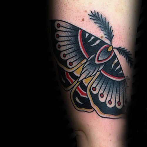 纹身虫  趣味十足的飞蛾纹身图案