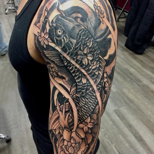 纹身锦鲤图案   寓意吉祥的锦鲤纹身图案