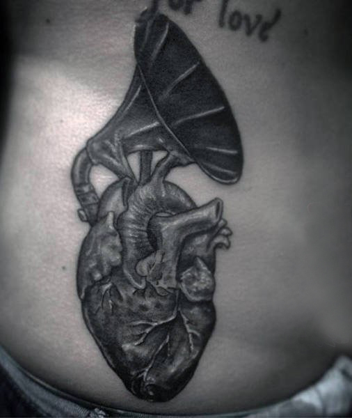 心脏纹身图案   创意十足的心脏纹身图案