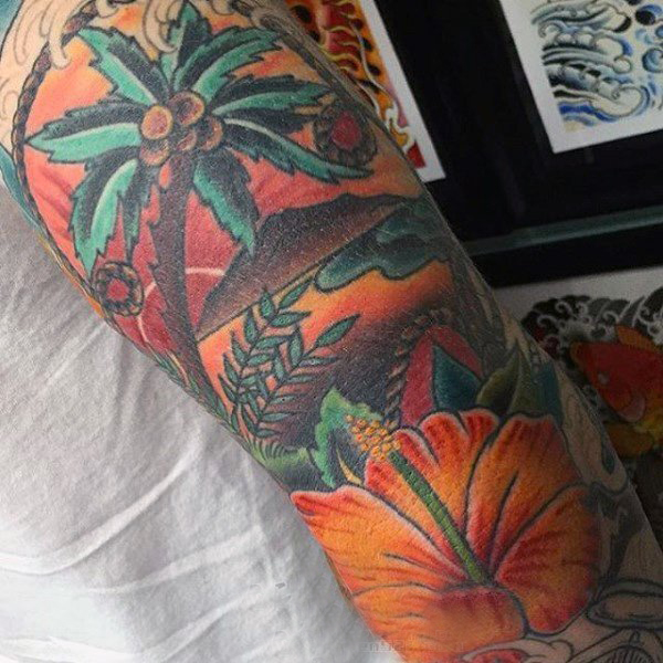 棕榈树纹身图案   绿意盎然的棕榈树纹身图案