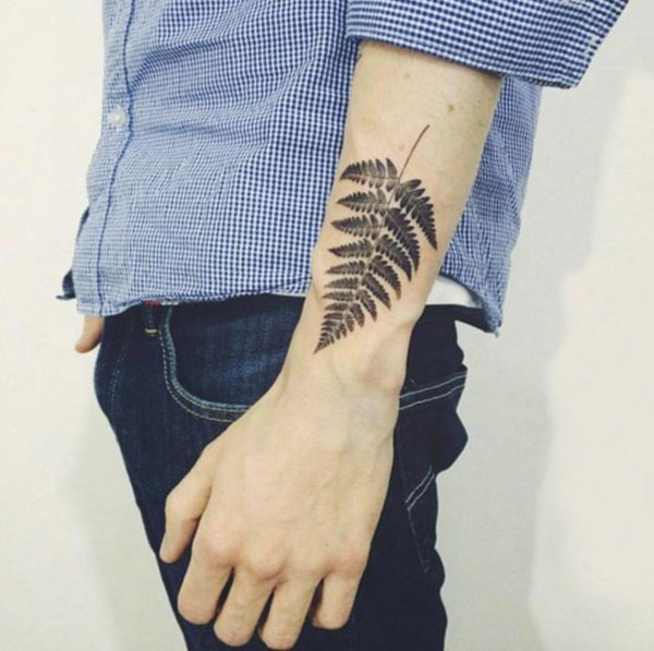 手腕上纹身图案 创意绽放的手腕上纹身图案