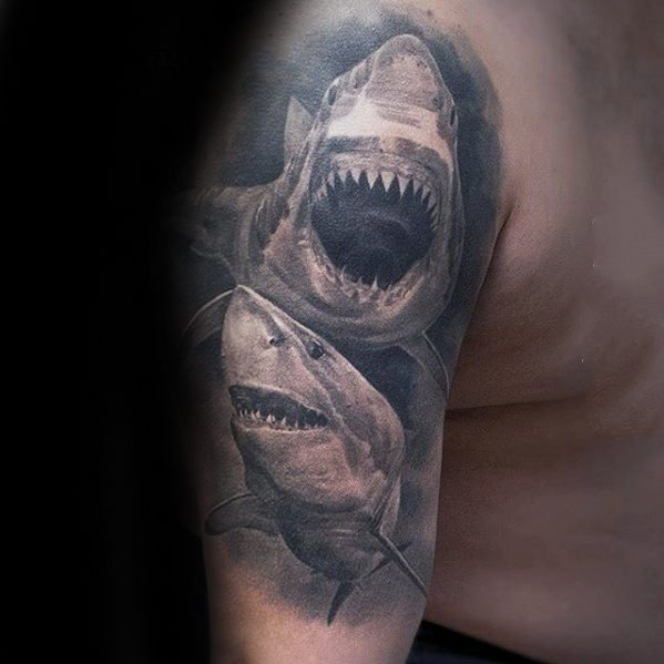 鲨鱼纹身图  凶猛的鲨鱼纹身图案