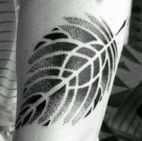 叶子纹身  经络分明的叶子纹身图案