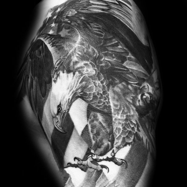 纹身老鹰图片  迅猛而又霸气的老鹰纹身图案
