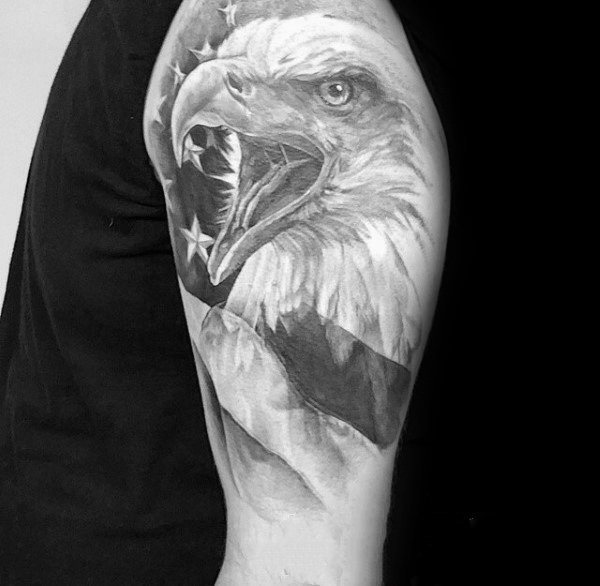 纹身老鹰图片  迅猛而又霸气的老鹰纹身图案