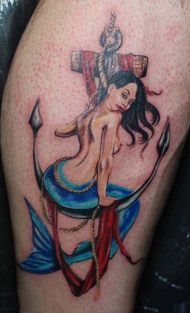 纹身美人鱼  魅力动人的美人鱼纹身图案