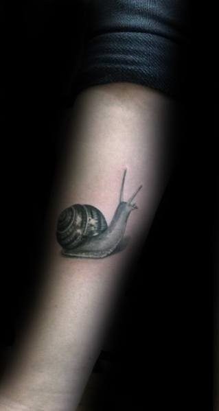 蜗牛纹身图案   行动缓慢的蜗牛纹身图案