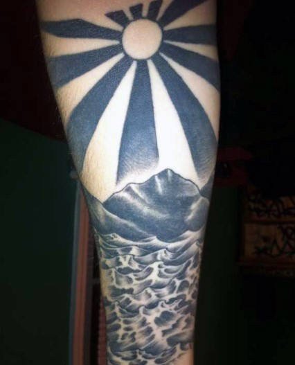 纹身太阳图案  耀眼夺目的太阳纹身图案
