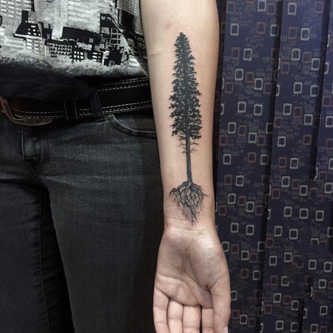 纹身树枝  枝繁叶茂的树枝纹身图案