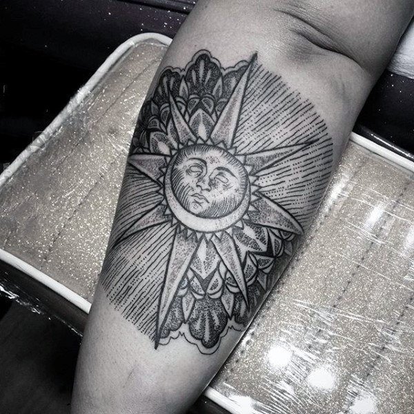 纹身太阳图案  光芒万丈的太阳纹身图案