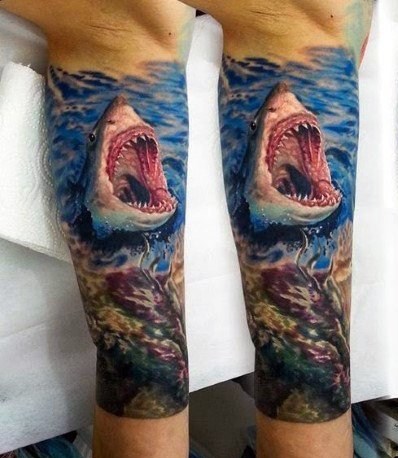 鲨鱼纹身图   多款写实的鲨鱼纹身图案