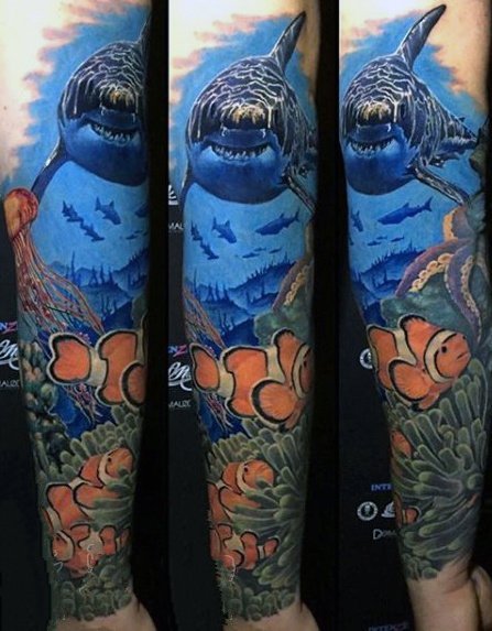 鲨鱼纹身图   多款写实的鲨鱼纹身图案