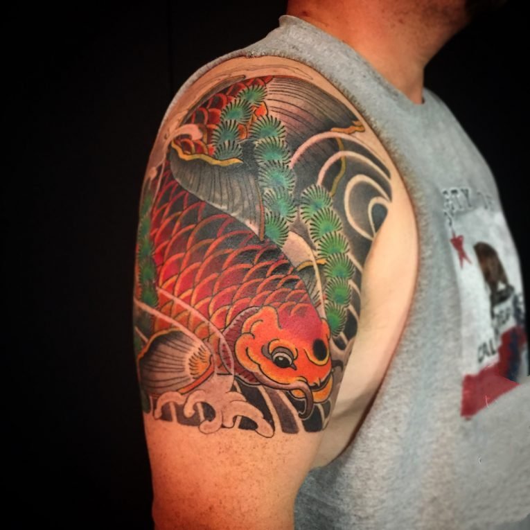 纹身鲤鱼   活泼而又灵动的锦鲤纹身图案