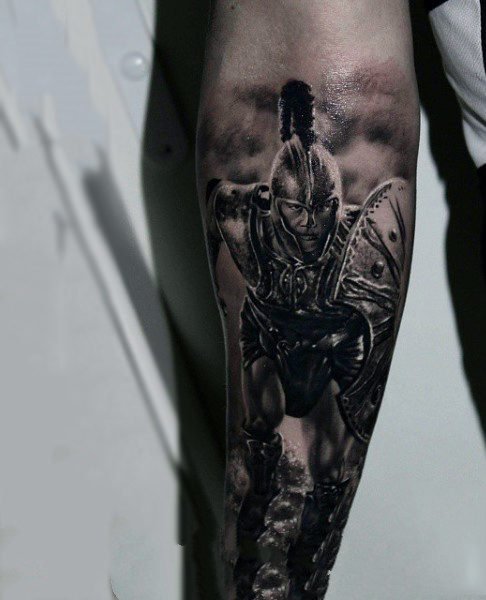 铁血战士纹身   气宇轩昂的铁血战士纹身图案