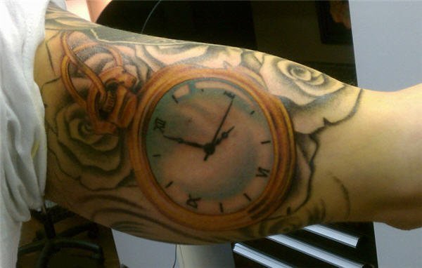 时钟纹身   多款技艺精湛的时钟纹身图案