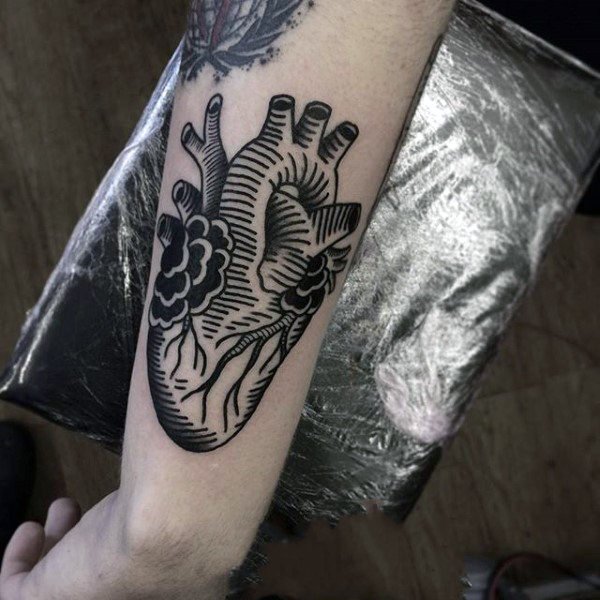 心脏纹身图案  多款黑色色调的心脏纹身图案