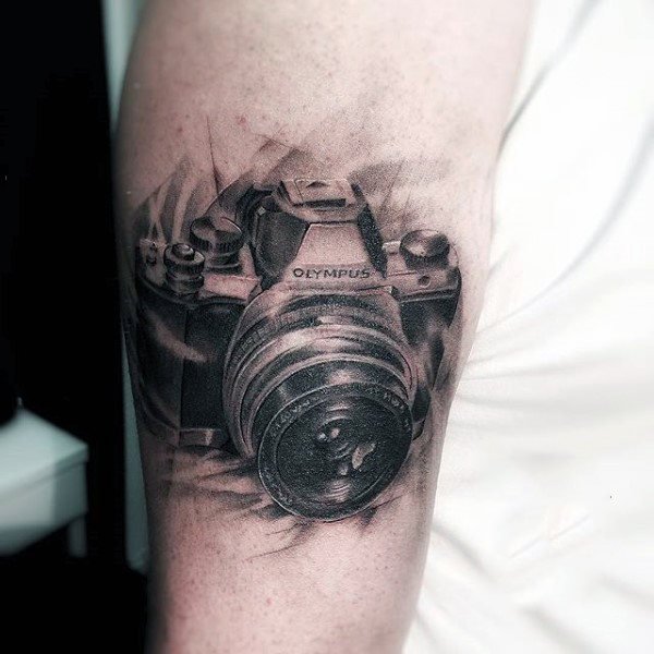 照相机纹身    多款手臂上的照相机纹身图案