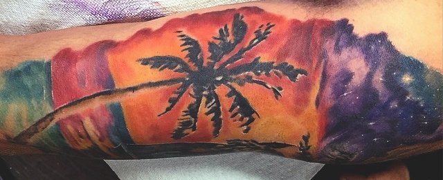 棕榈树纹身图案  绿树成荫的棕榈树纹身图案