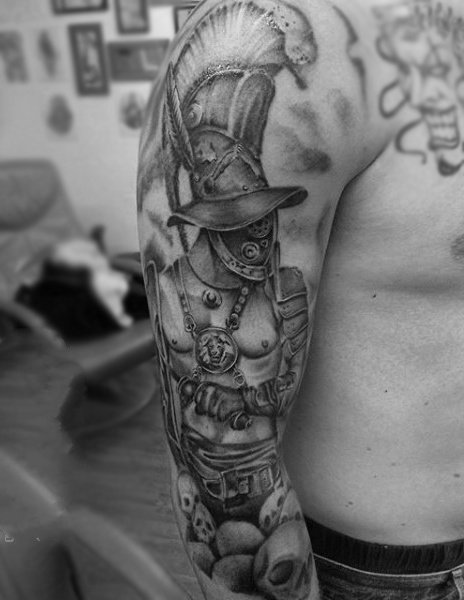 铁血战士纹身   霸气十足的铁血战士纹身图案