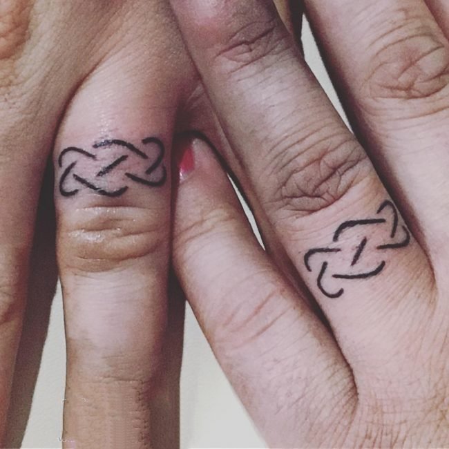 情侣纹身戒指   爱意浓浓的情侣戒指纹身图案