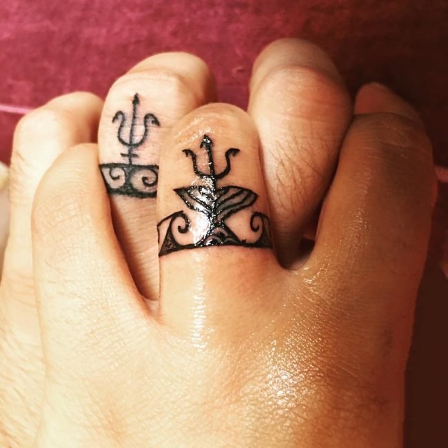 情侣纹身戒指   爱意浓浓的情侣戒指纹身图案