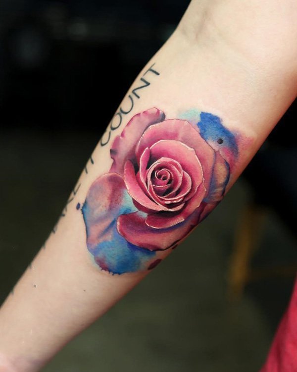 玫瑰纹身图    蓓蕾初开的玫瑰纹身图案