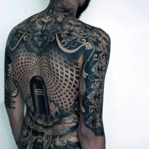 后背纹身男   设计感十足的后背纹身图案