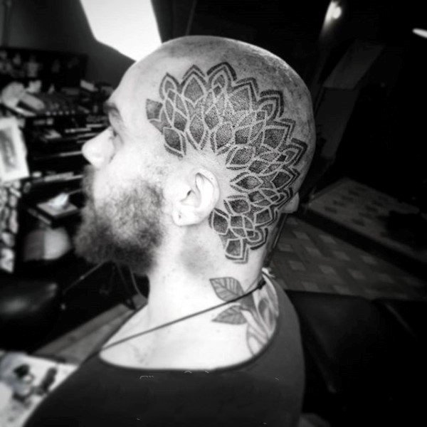 头部纹身图案  个性十足的男生头部纹身图案